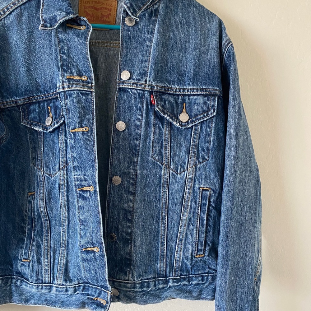 Levi’s Denim Jacket - Picture 3 of 13